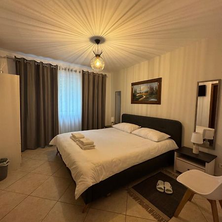 Xhelo'S Rooms Tiran Dış mekan fotoğraf